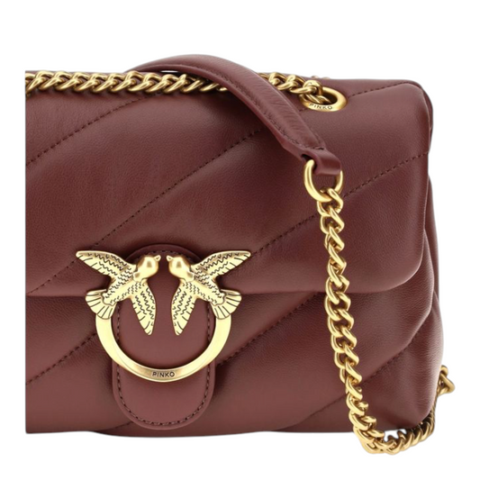 Bolso XT & Co Love Mini Puff acolchado en piel burdeos con logo Love Birds dorado y correa de cadena deslizante