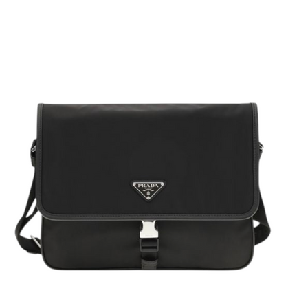 Bolso de hombro XT & Co Prada en nailon reciclado negro con detalles de piel Saffiano y logo triangular esmaltado