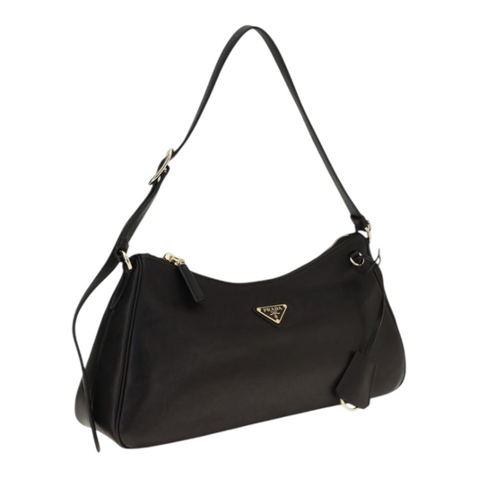 Bolso de hombro Prada Aimée negro de piel con logo triangular esmaltado y detalles metálicos de XT & Co