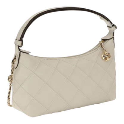 Bolso clutch Fleming de XT & Co en piel nappa beige con acolchado capitoné, asa ajustable y detalle de cadena dorada.