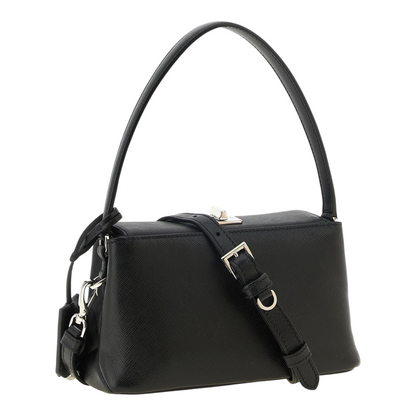 Bolso de mano XT & Co Midi en piel Saffiano negra con asa anudada, logo PRADA MILANO y cierre de broche plateado.