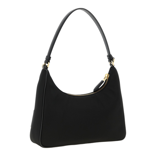 Bolso de hombro XT & Co Re-Edition 2005 negro en Re-Nylon con detalles de piel Saffiano y herrajes dorados.