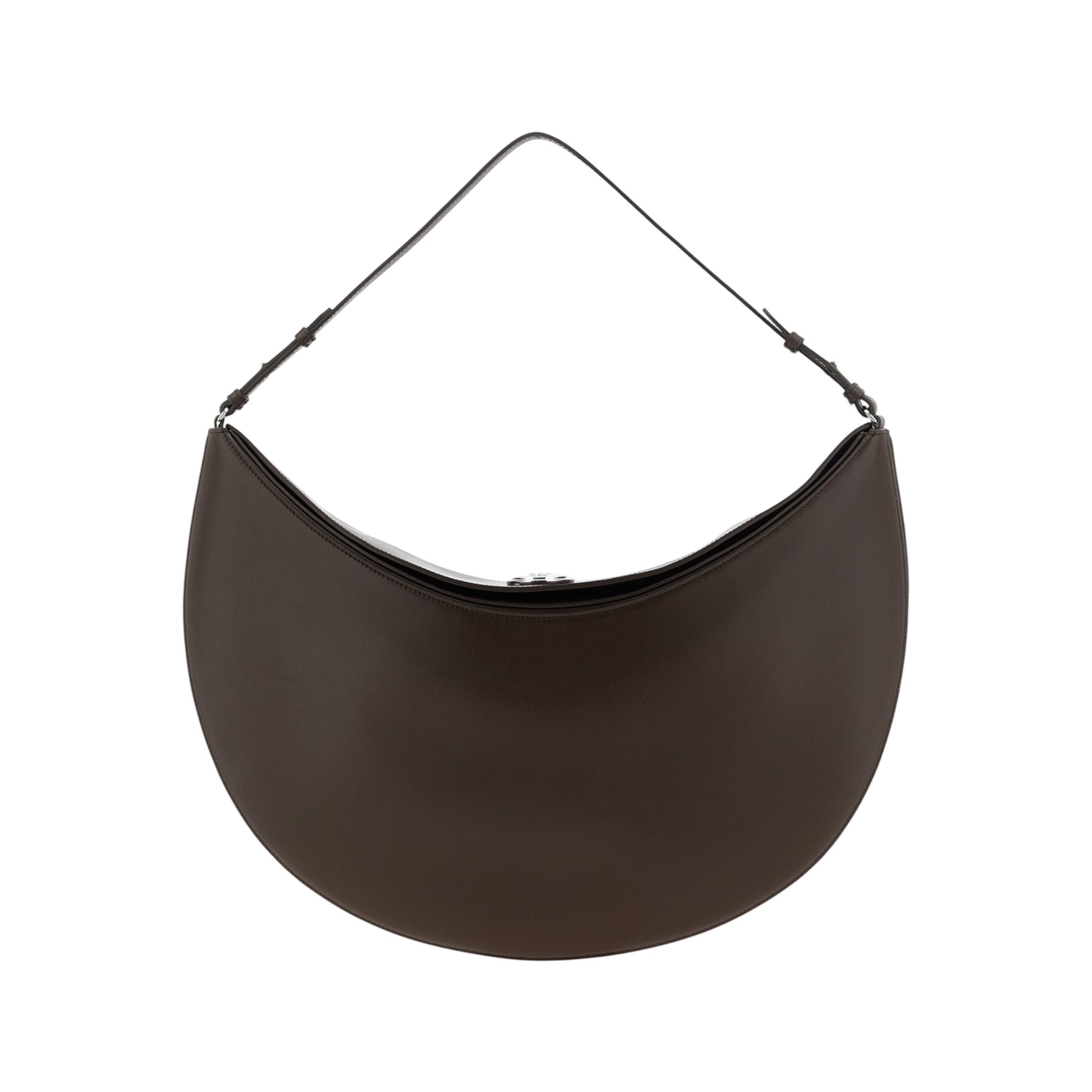 Bolso de hombro XT & Co Jacquemus Le Sac Ovalo en piel de becerro marrón con diseño curvo y asa ajustable